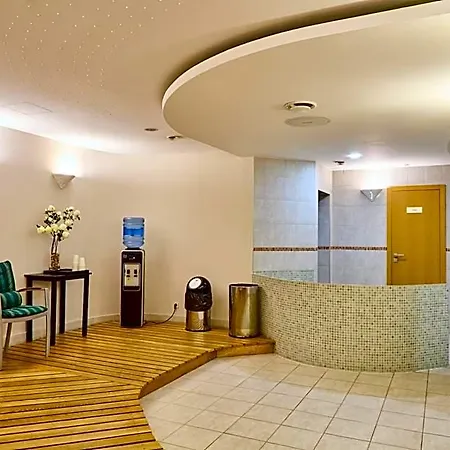 Hotell Nh 4*