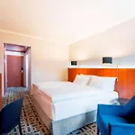 Hotel Nh 4*
